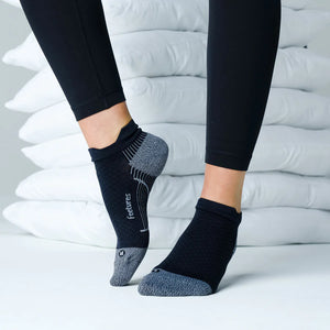 Feetures Plantar Fasciitis Relief Sock Light Cushion No Show Tab Sock - Black