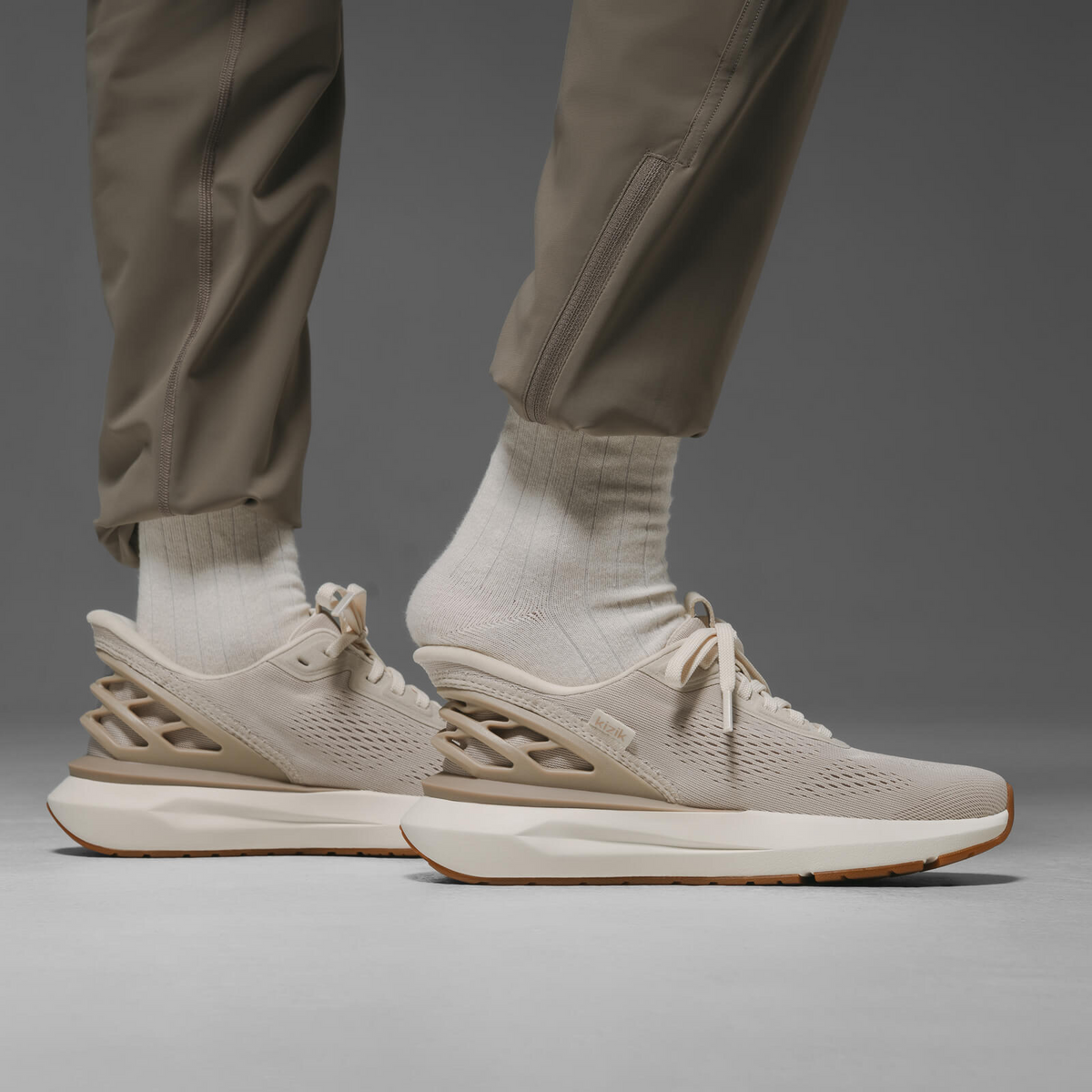 Kizik Athens Shoes Mens 8.5 Wide Beige Walking Sneakers Hands Free‎ Men main image 3