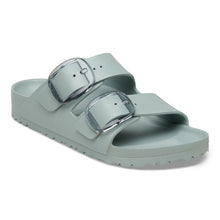 Light green sandal with buckles 