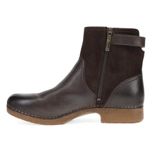Brown ankle boot with a zipper 
