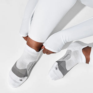 Feetures Elite Light Cushion No Show Tab Sock - White