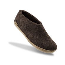 Brown wool slipper 