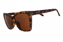 Sunglasses with tortoiseshell frame and brown lenses 