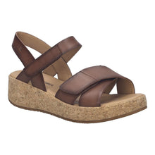 Brown sandal with cork sole 