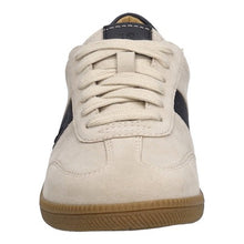 t toe sneaker 