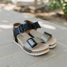 versatile black and silver wedge 
