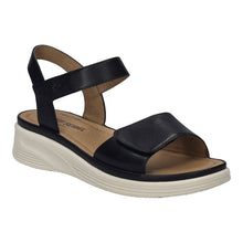 Black adjustable sandal 