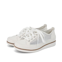 White mesh sneaker 