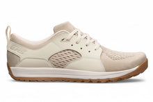 Beige sneaker with brown sole 