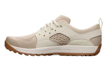 Beige sneaker with brown sole