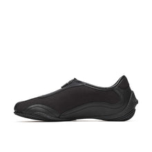 Women's black athletic shoe